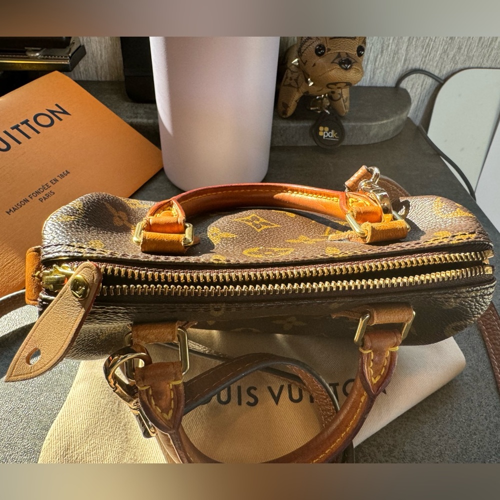 ❌SOLD❌ Louis Vuitton Monogram Nano Speedy, Authenticated & EXCELLENT Condn. - Picture 3 of 12
